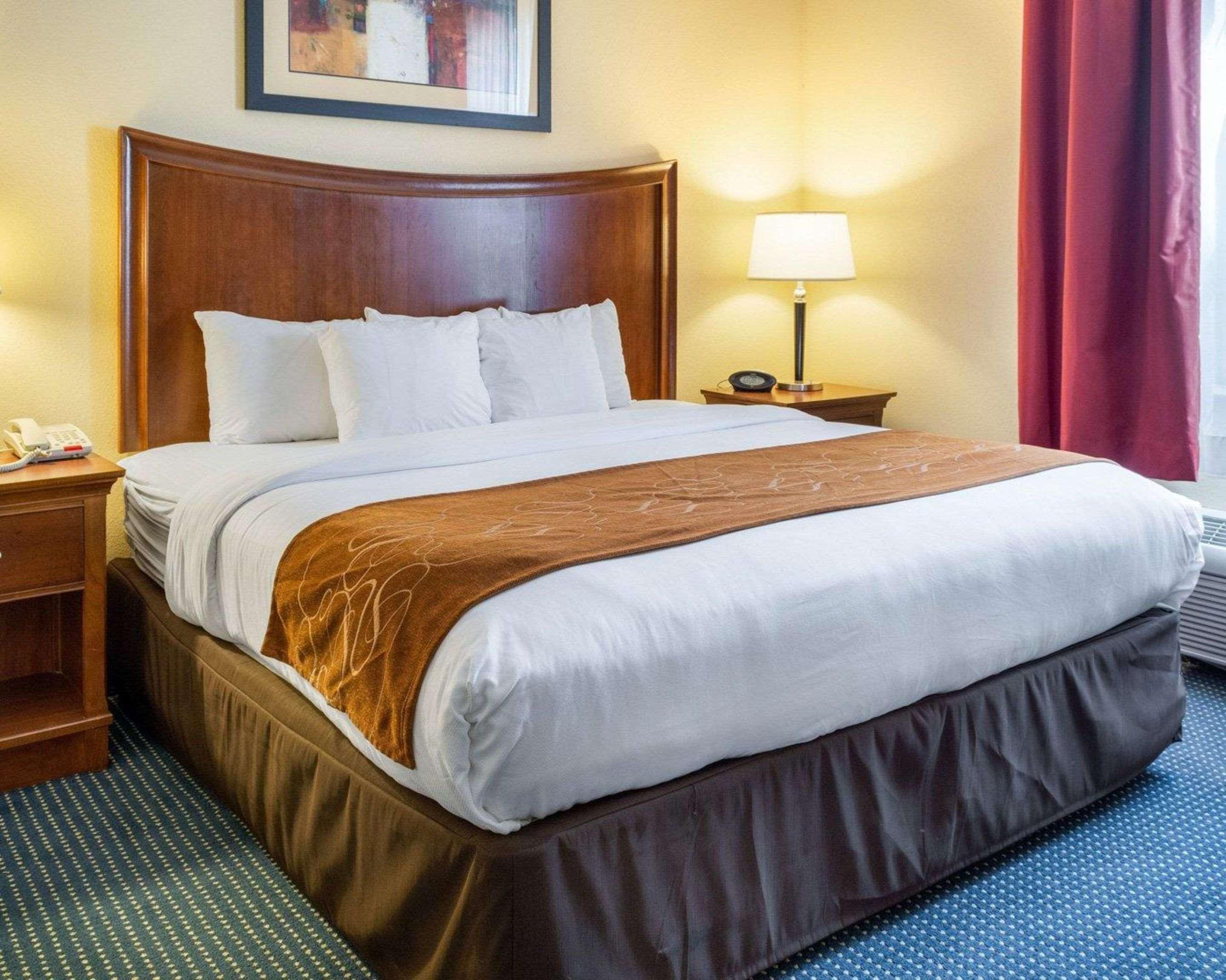 Comfort Suites Newport News Airport Exterior foto