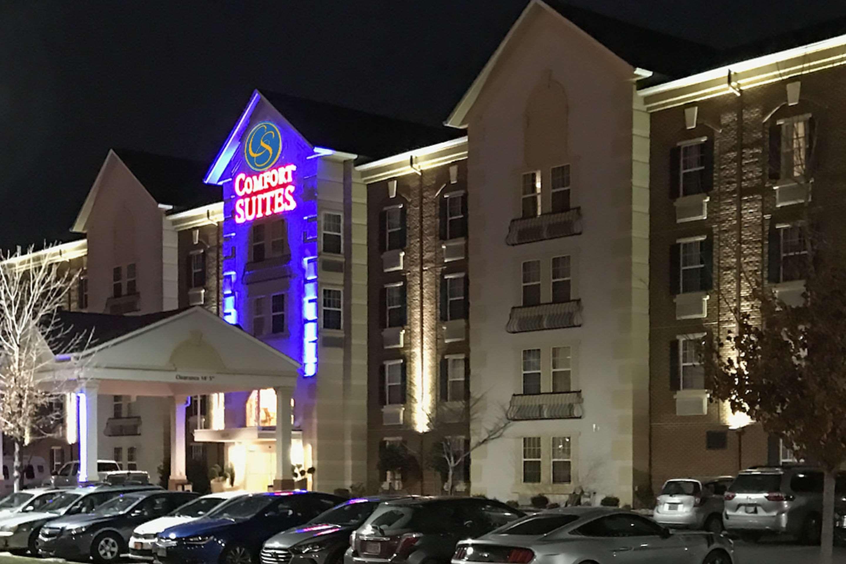 Comfort Suites Newport News Airport Exterior foto
