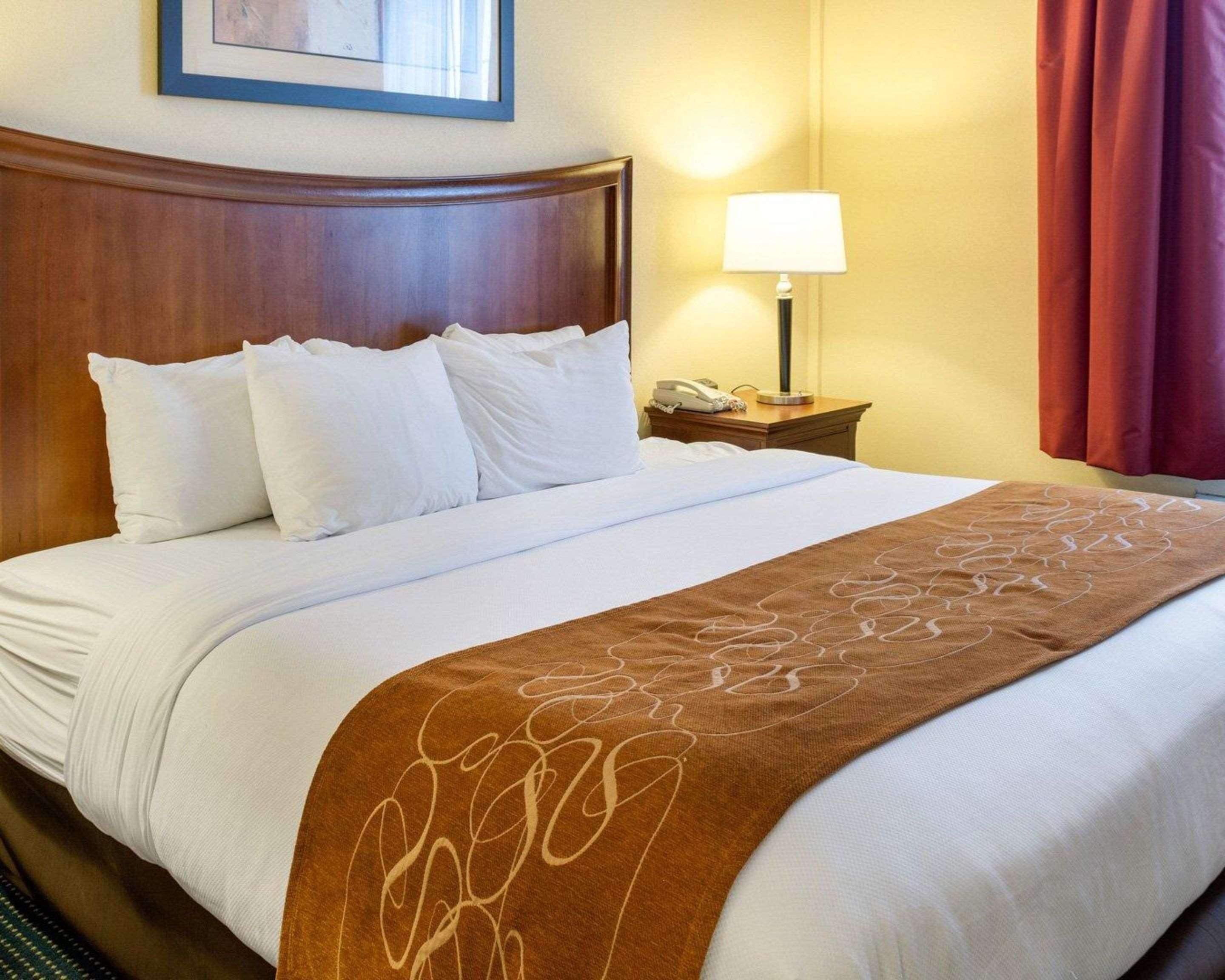 Comfort Suites Newport News Airport Exterior foto