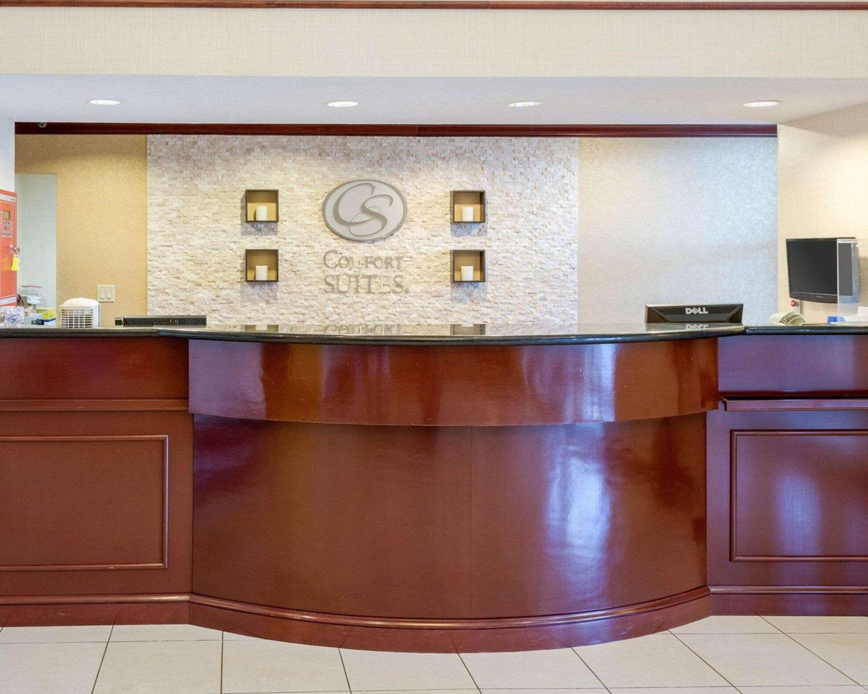 Comfort Suites Newport News Airport Exterior foto